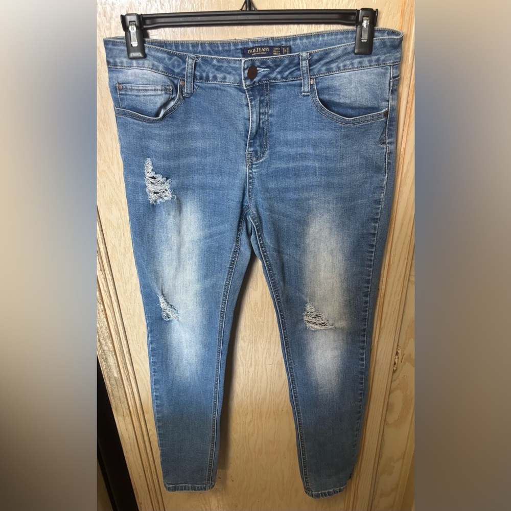 Iris Distressed Skinny Jeans Medium Wash Size‎ 11 Junior